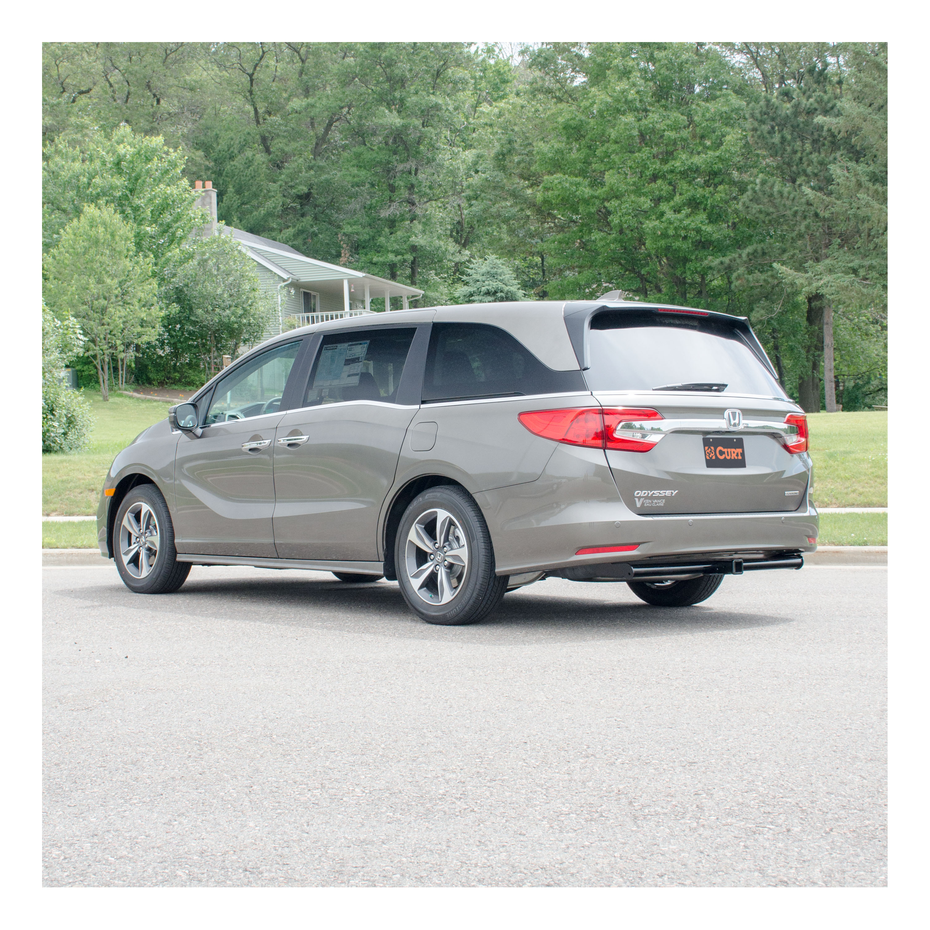 CURT 13370 Class 3 Trailer Hitch, 2-Inch Receiver, Fits Select Honda Odyssey thumbnail 5