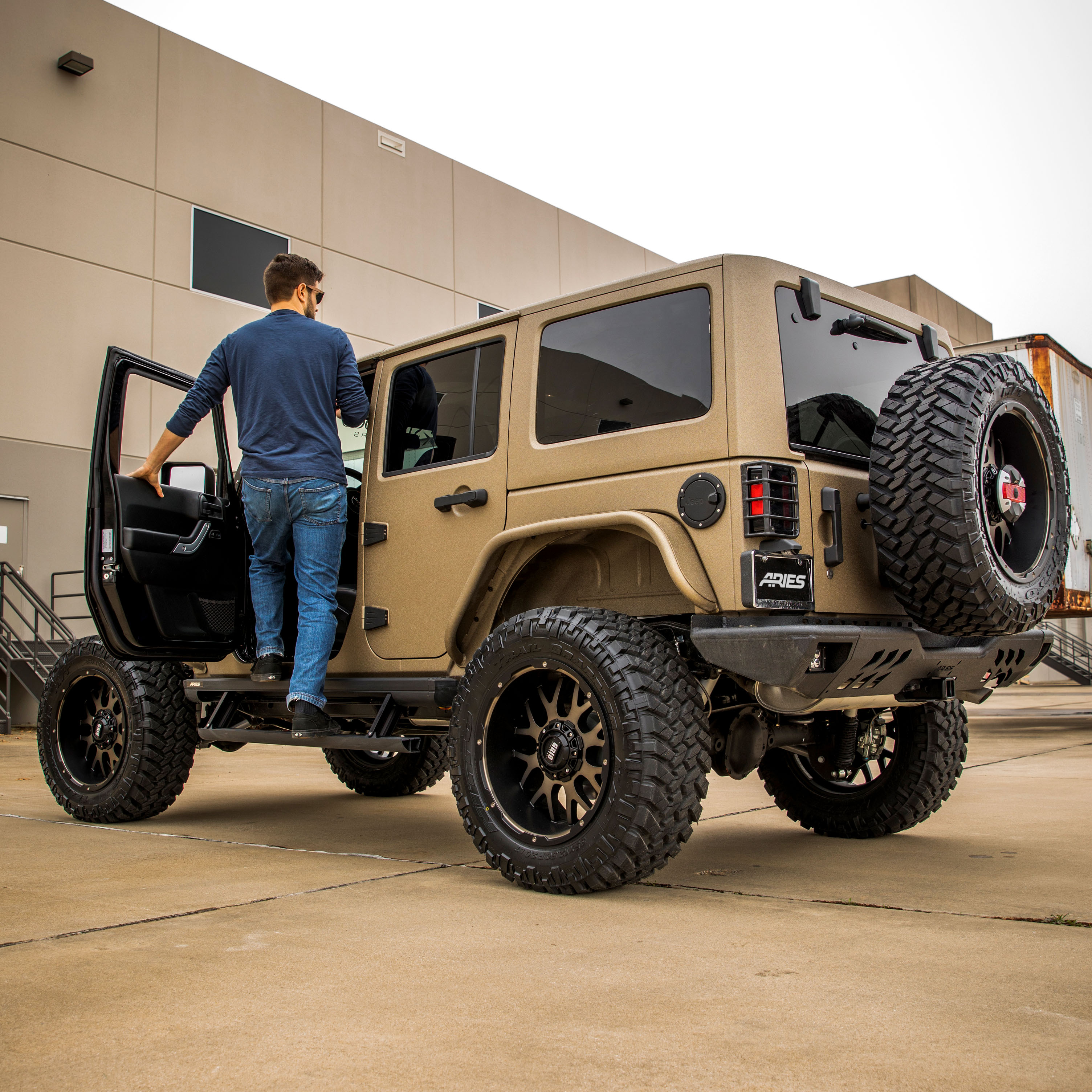 ARIES 2082061 TrailChaser Black Aluminum Rear Bumper with LED Lights, Select Jeep Wrangler JK thumbnail 7