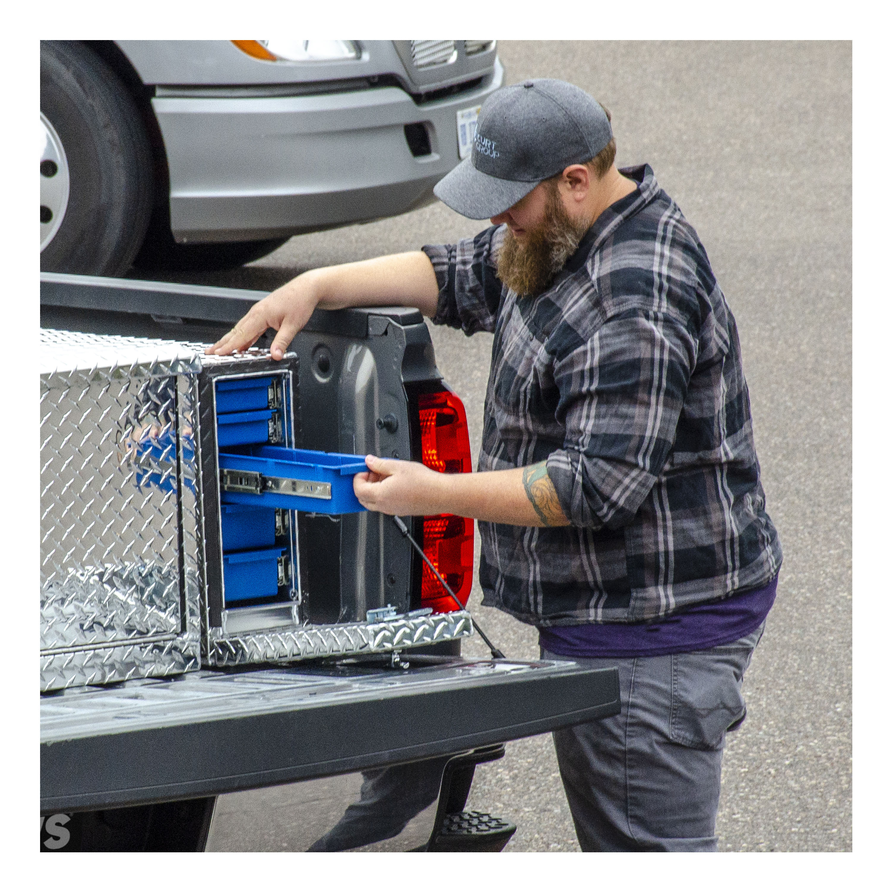 UWS Bright Aluminum 18" Drawer Truck Tool Box (Heavy Packaging) EC20021 thumbnail 6