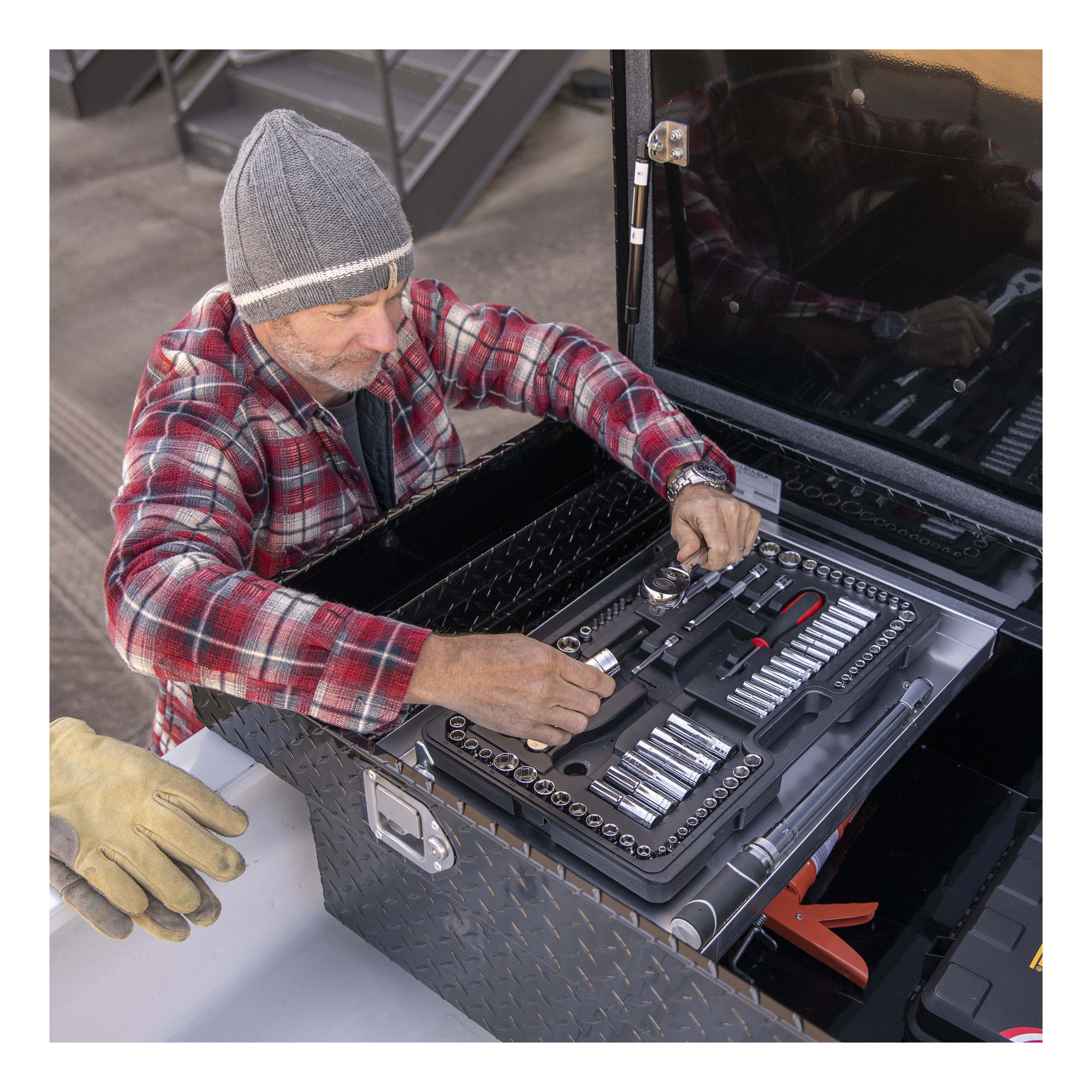UWS Gloss Black Aluminum 72" Extra-Wide Crossover Truck Tool Box TBS-72-LBTA-BLK thumbnail 6