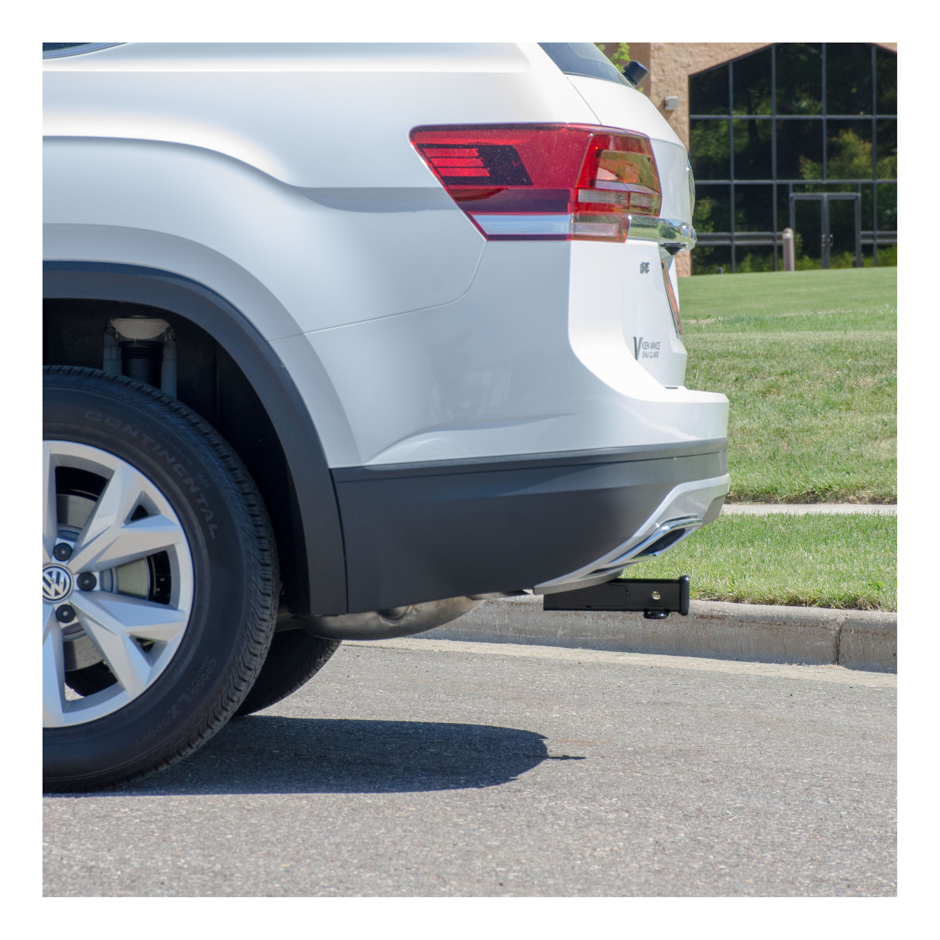 2018-2019 Volkswagen Atlas All CURT Class 3 Hitch, 2" Receiver + 2" Ball + 1-7/8" Ball Kit thumbnail 4