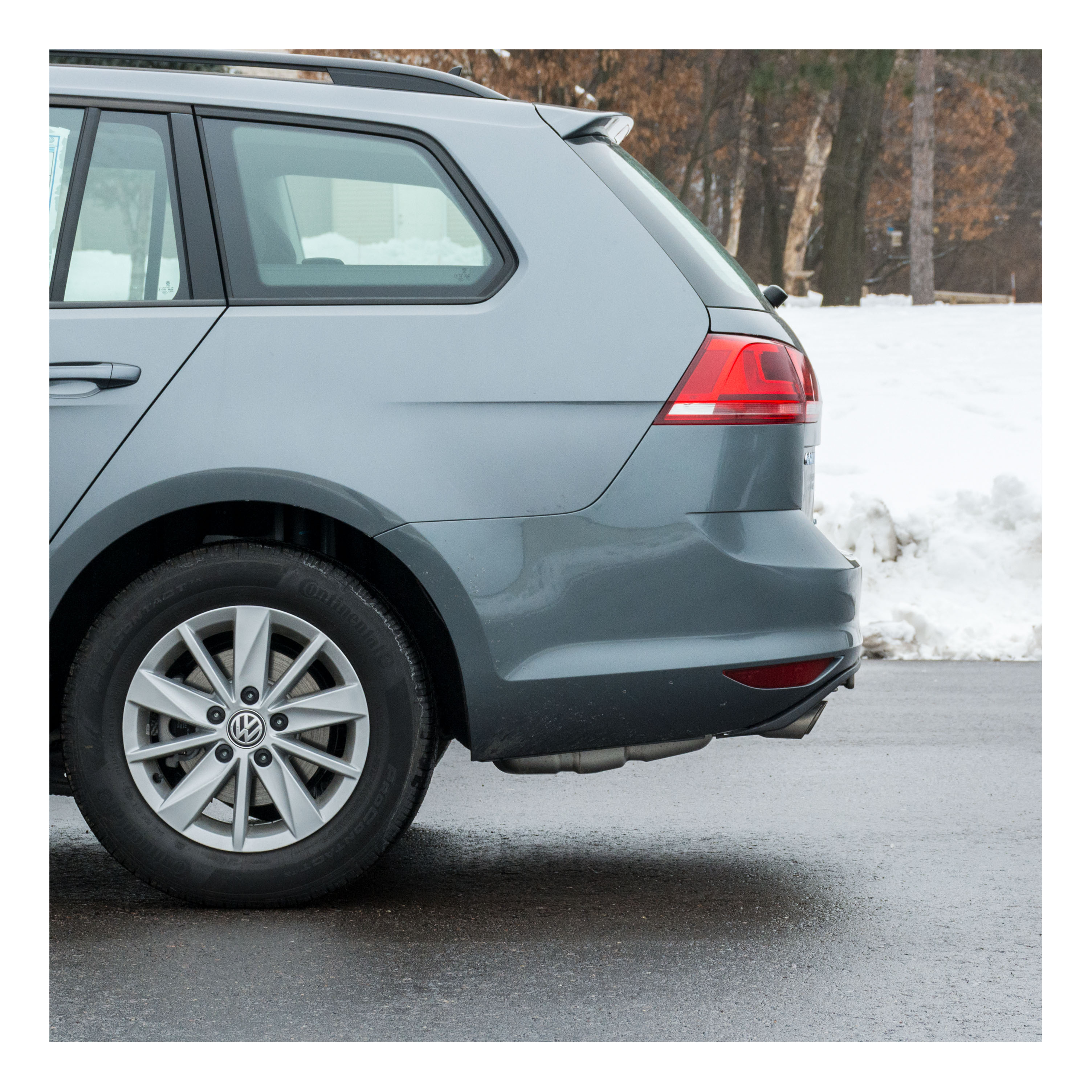 2015 - 2019 Volkswagen Golf Sportwagen Curt 1-1/4" Class 1 Trailer Tow Hitch + 5-Flat Wiring Kit Tow Boat/Utility Trailer with Surge Brakes 11422 thumbnail 9
