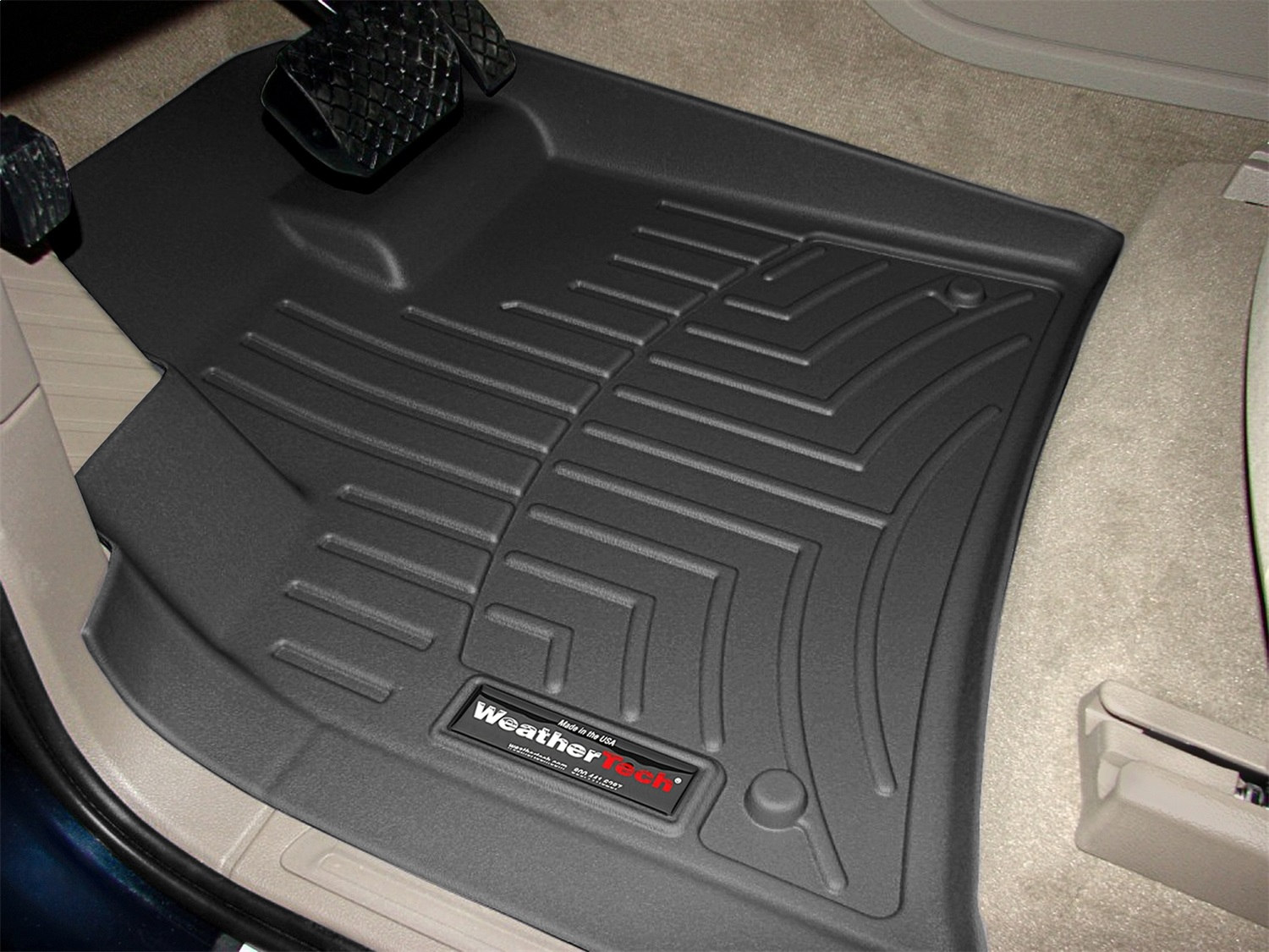 WeatherTech FloorLinerTM DigitalFit; Black; Front 441511 thumbnail 0