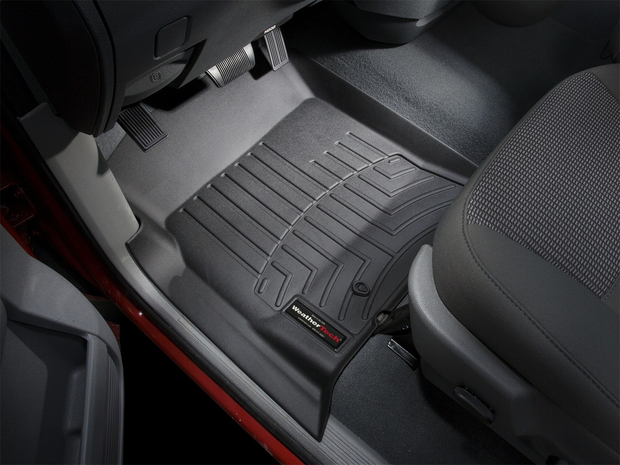WeatherTech FloorLinerTM DigitalFit; Black; Front 440041 thumbnail 0