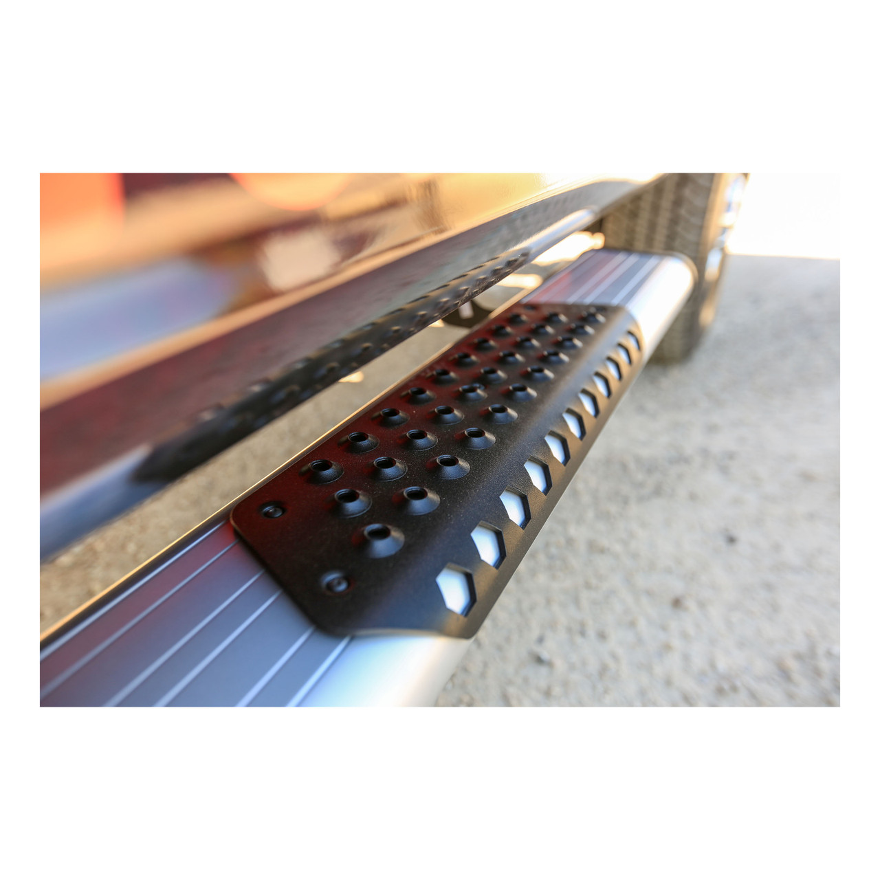 LUVERNE O-Mega II 6" x 78" Silver Aluminum W2W Steps, Select Dodge Ram 1500, 2500, 3500 583078-570237 thumbnail 3
